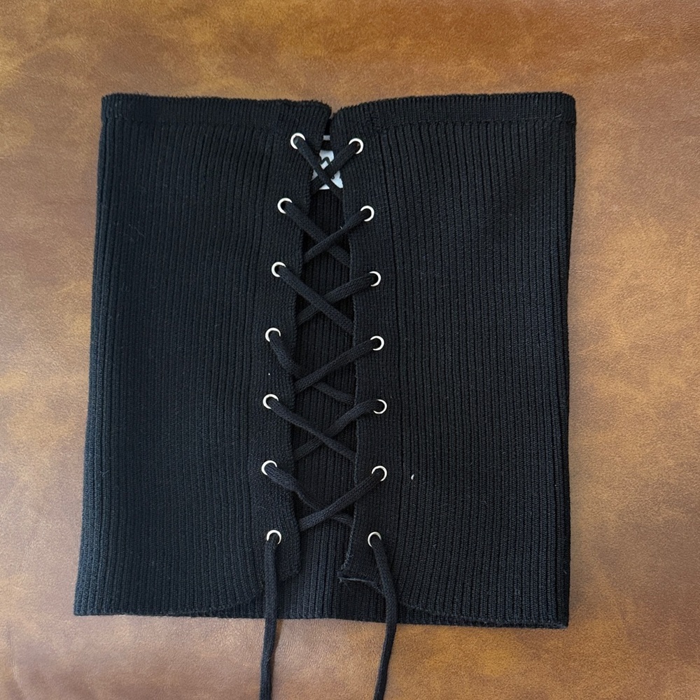 iamkoko.la - Black front Lace-Up tube Top